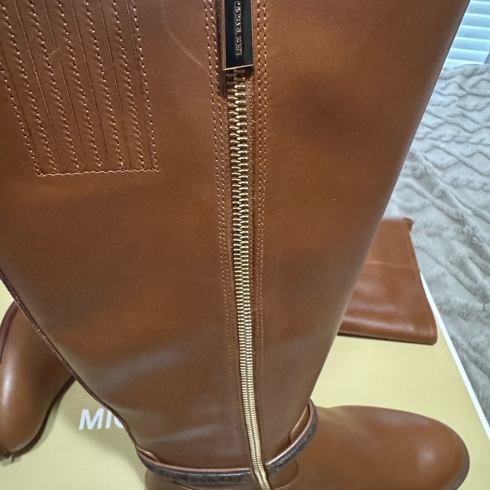 Michael Kors Mindy Boot - Picture 5 of 8